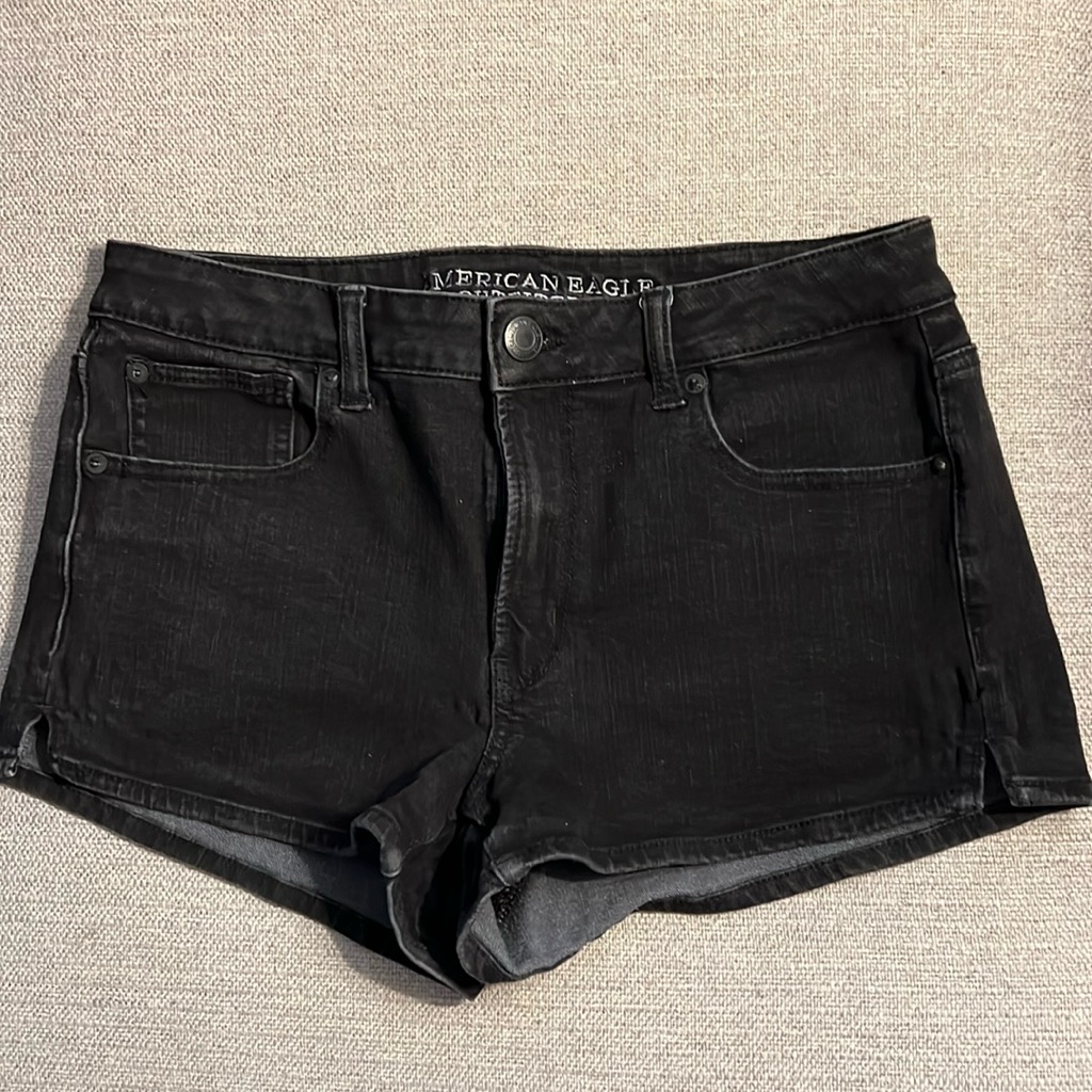 Women’s Size 8 Black Jean Shorts